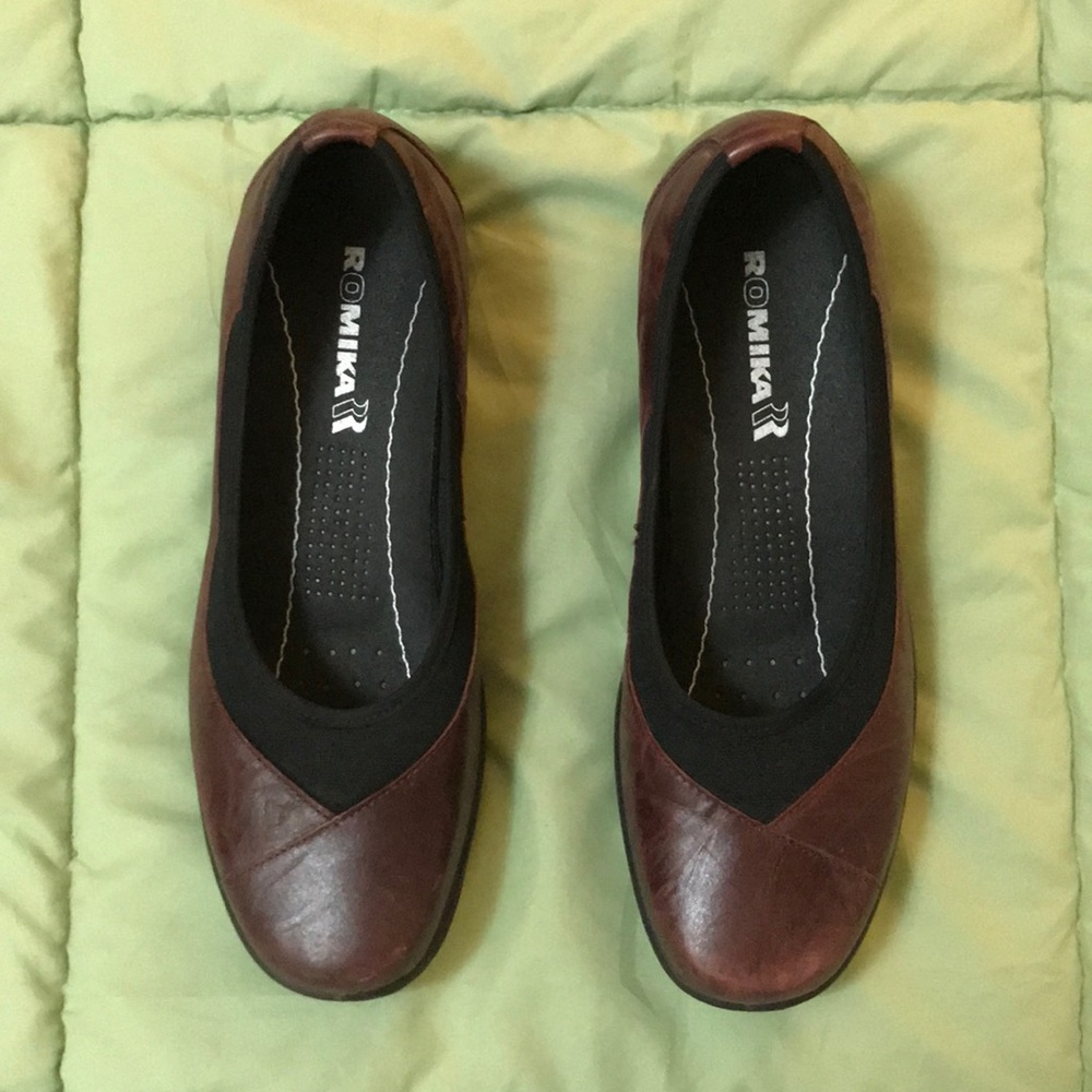 Romika Loafers in Burgundy & Black sz 38